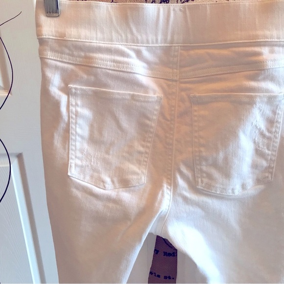 SPANX White Jeans in distressed denim! Petite. Excellent condition! - Picture 7 of 9